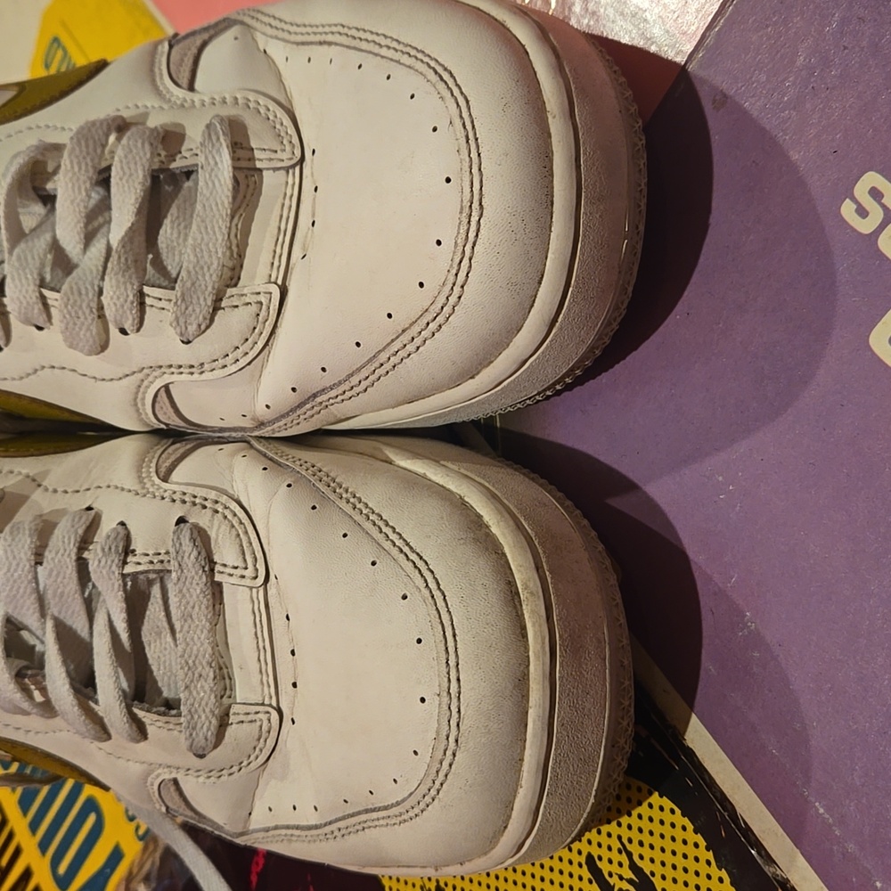 Nike White and Gold Athletic Shoes - Picture 2 of 6